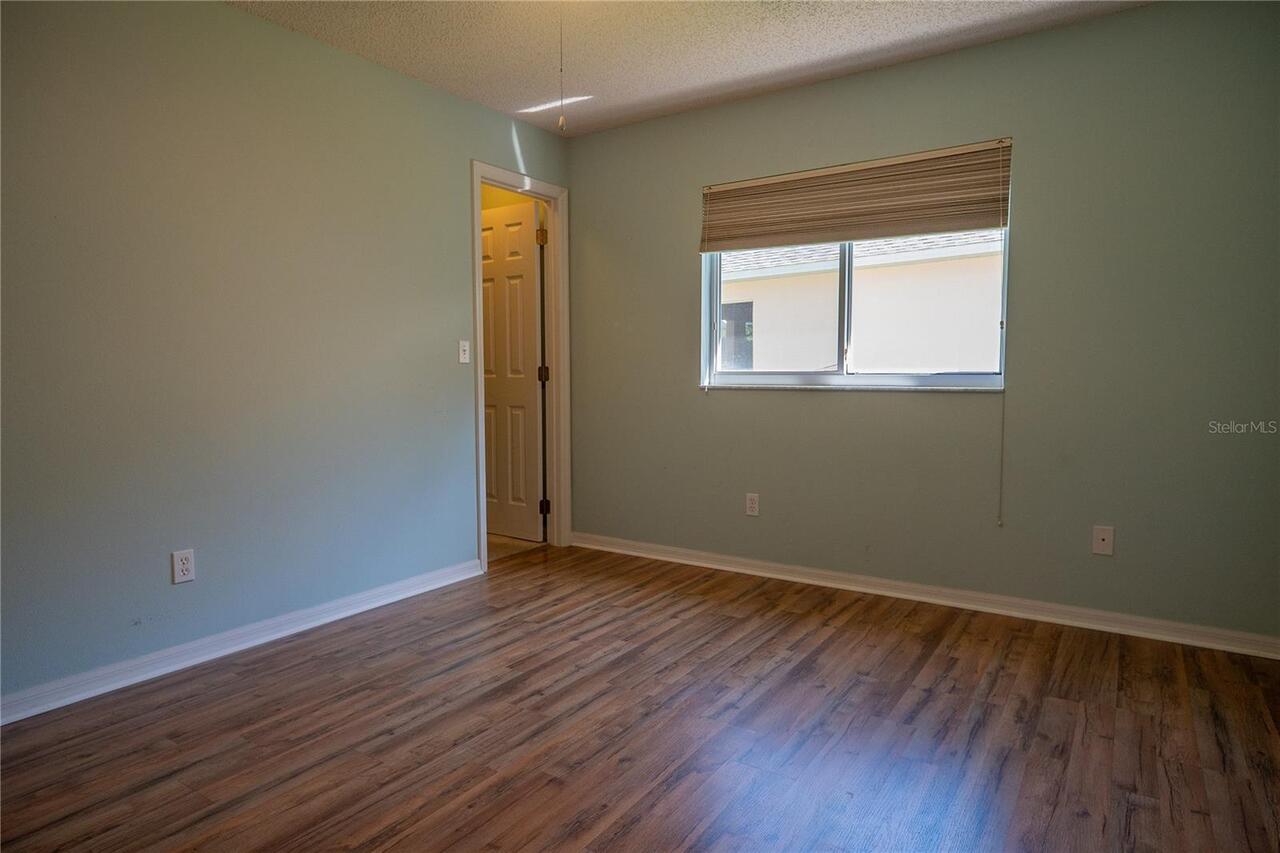 Listing Photo 14
