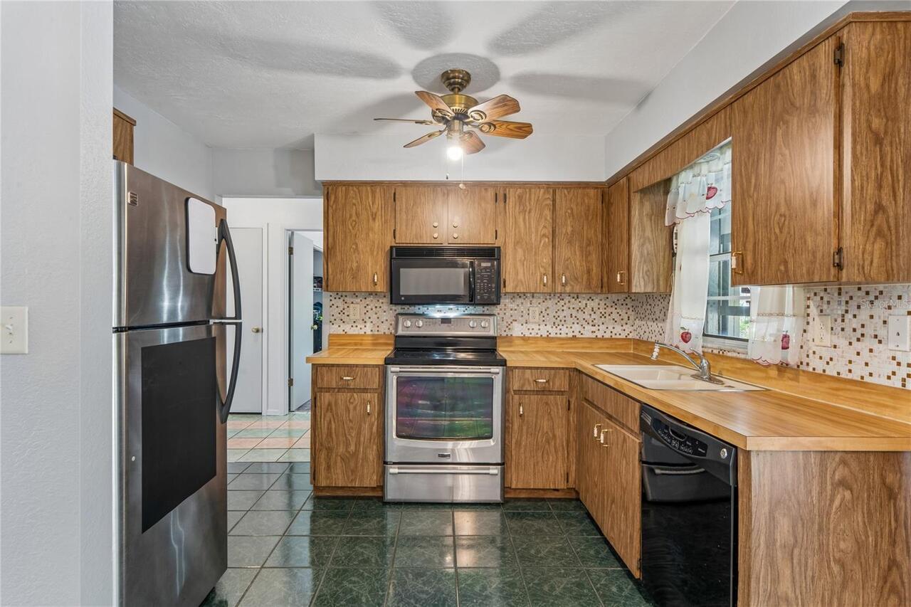 Listing Photo 10