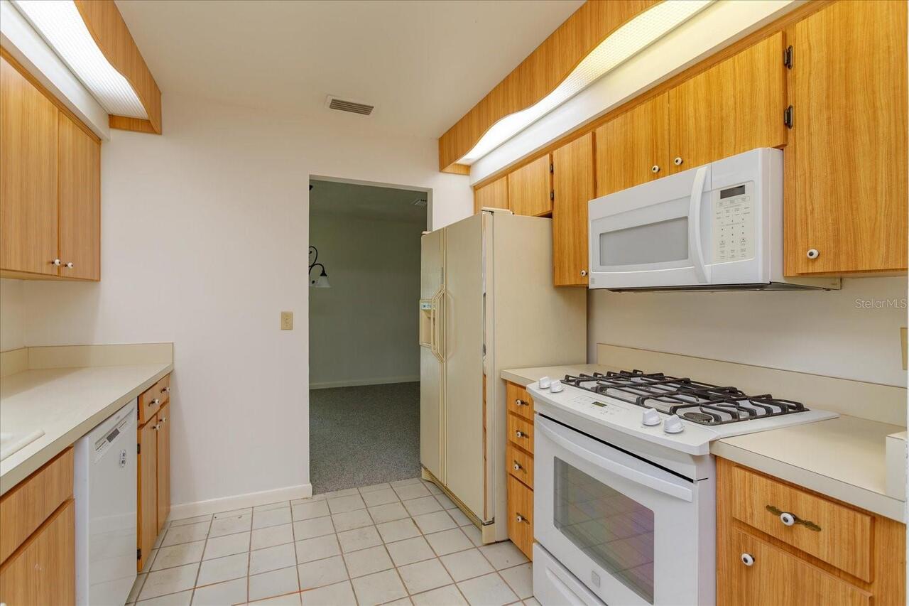 Listing Photo 9
