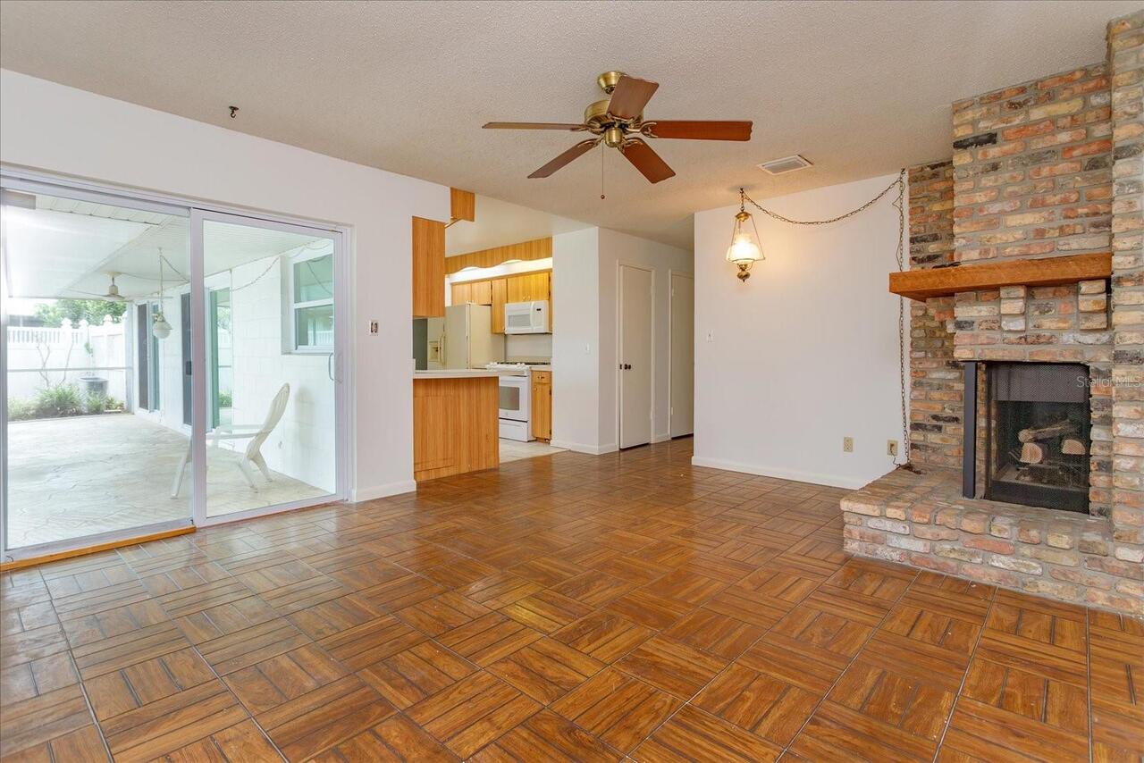 Listing Photo 11