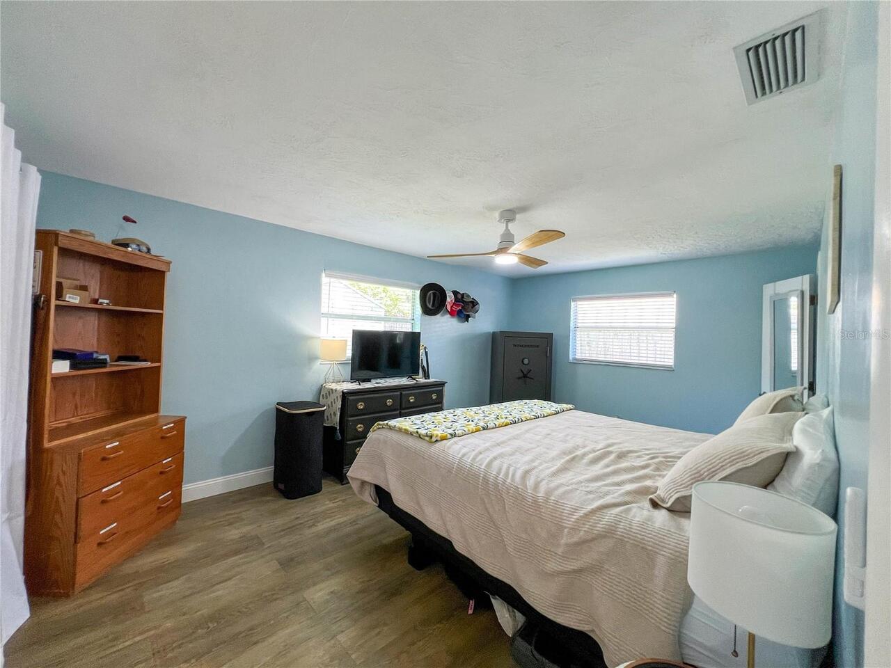 Listing Photo 17
