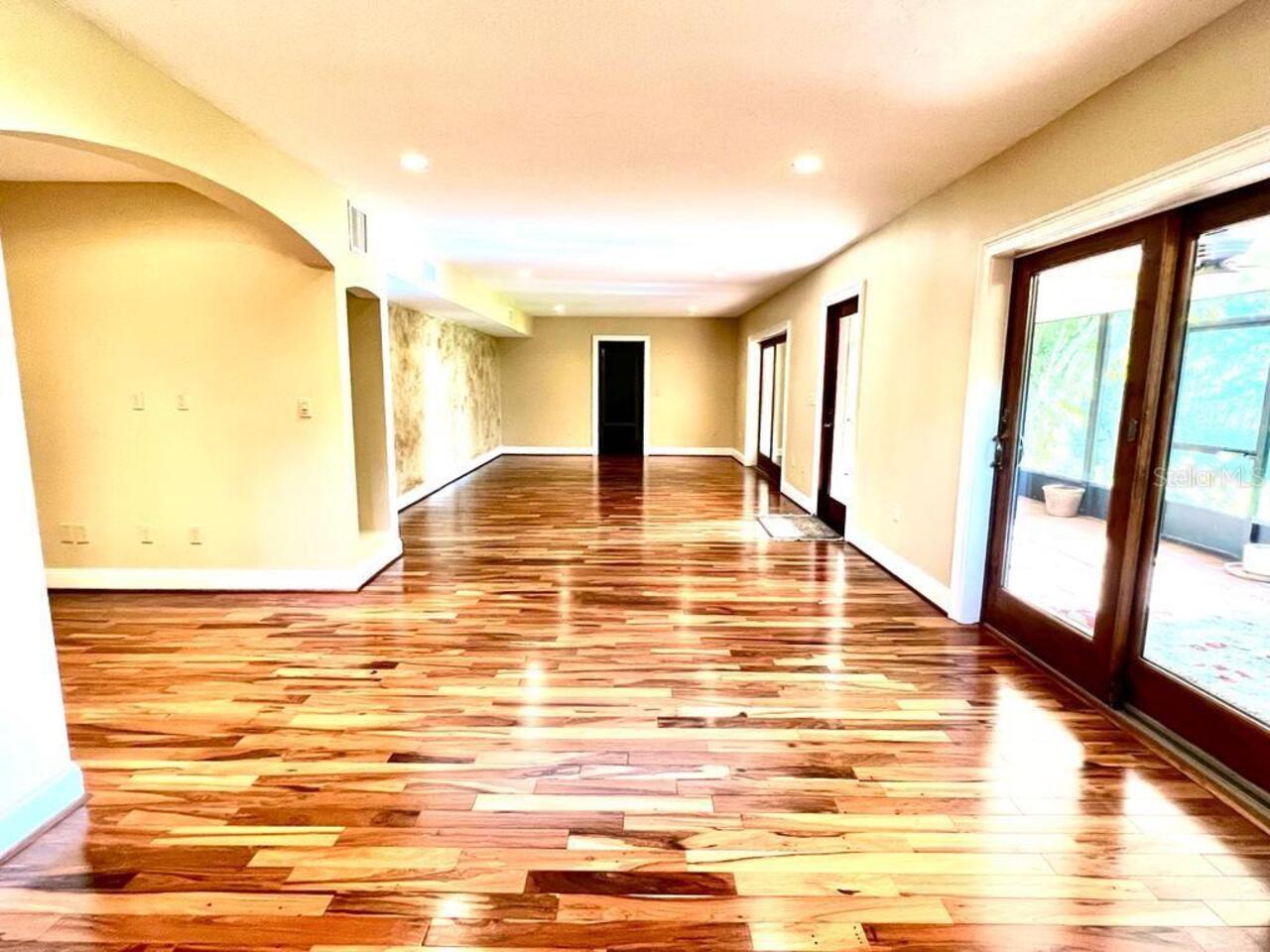 Listing Photo 12