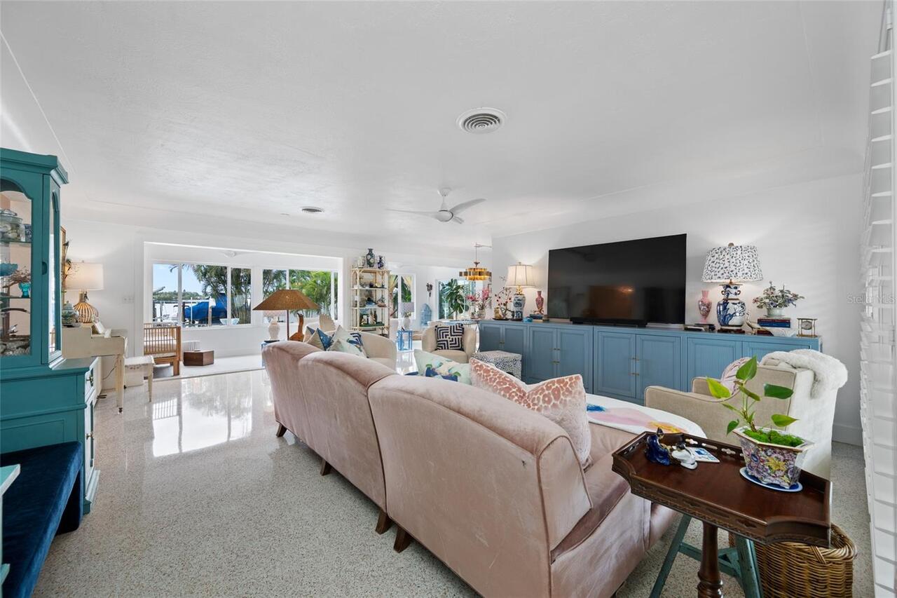 Listing Photo 8