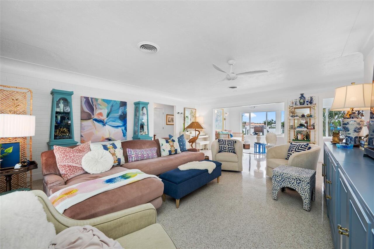 Listing Photo 9