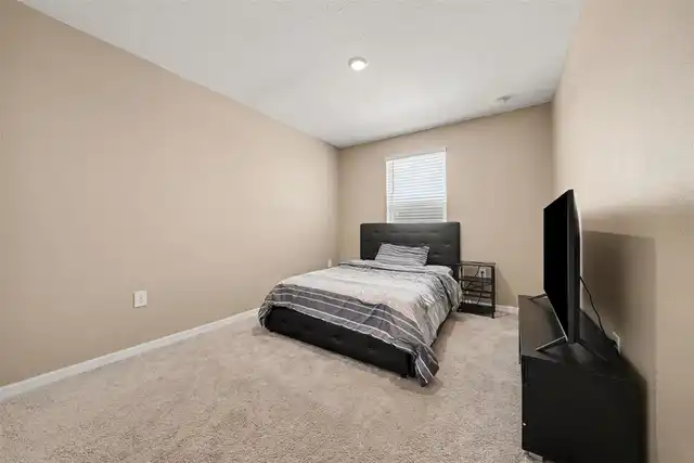 Listing Photo 22