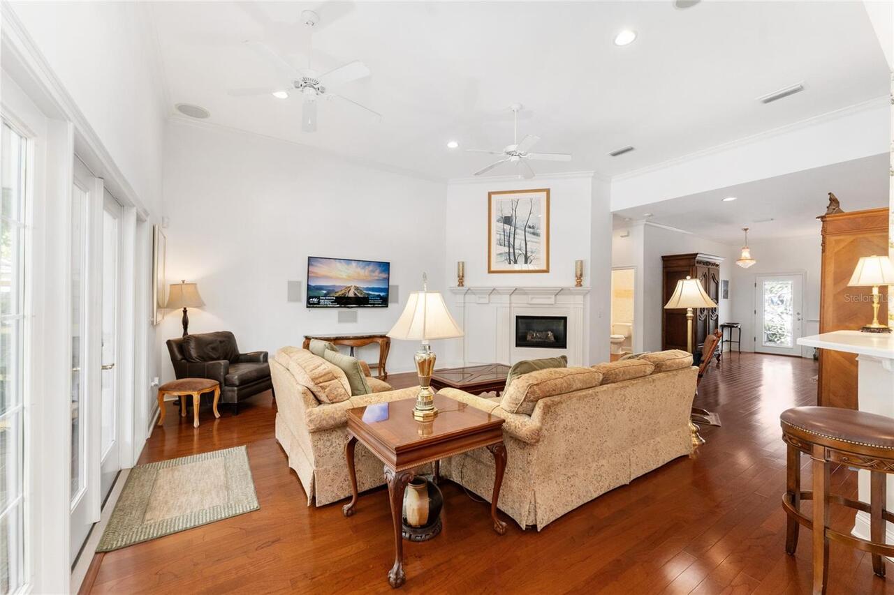 Listing Photo 11