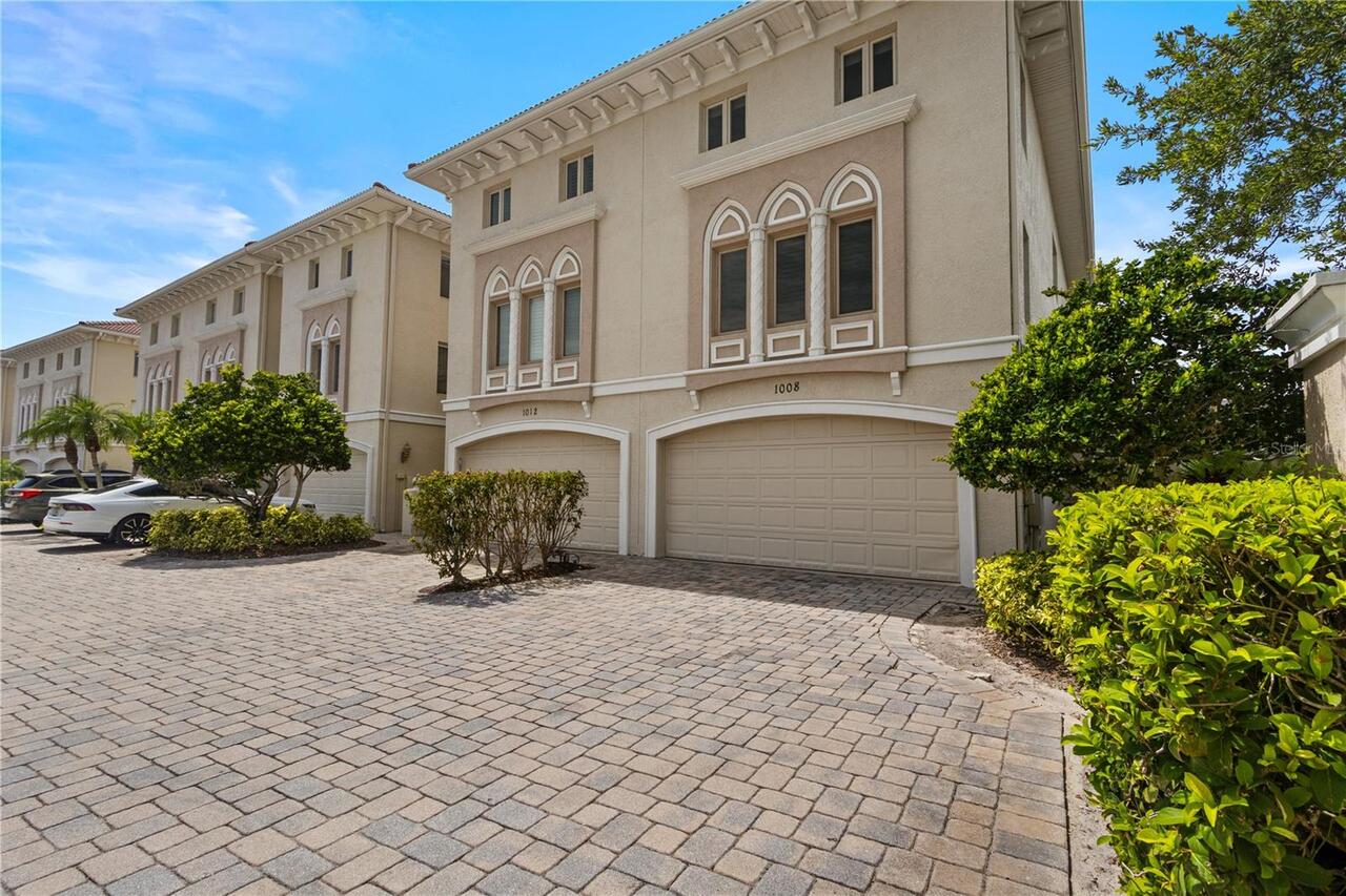 St Petersburg Real Estate