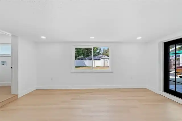 Listing Photo 17