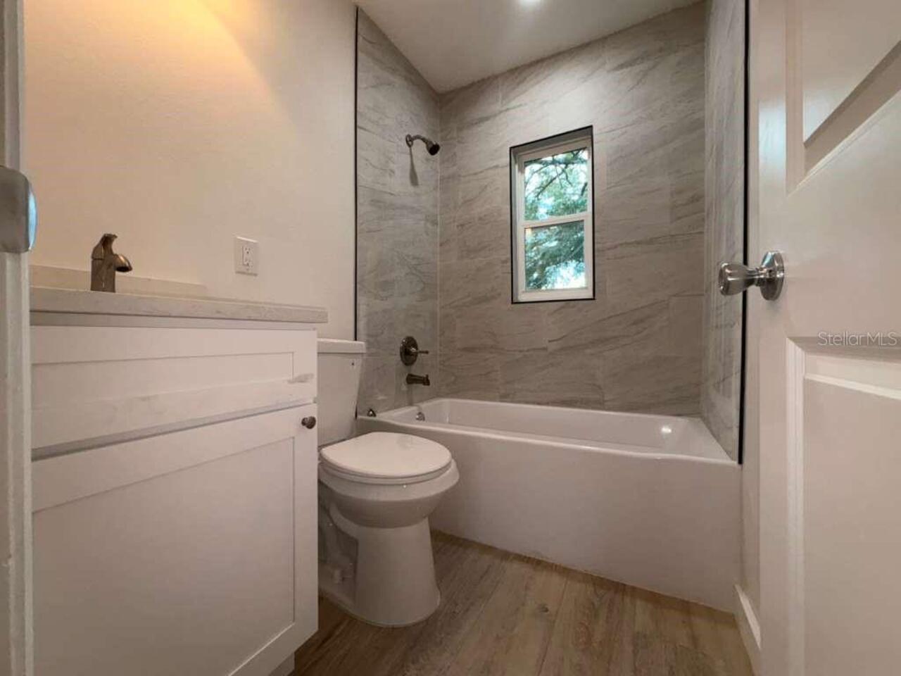 Listing Photo 9