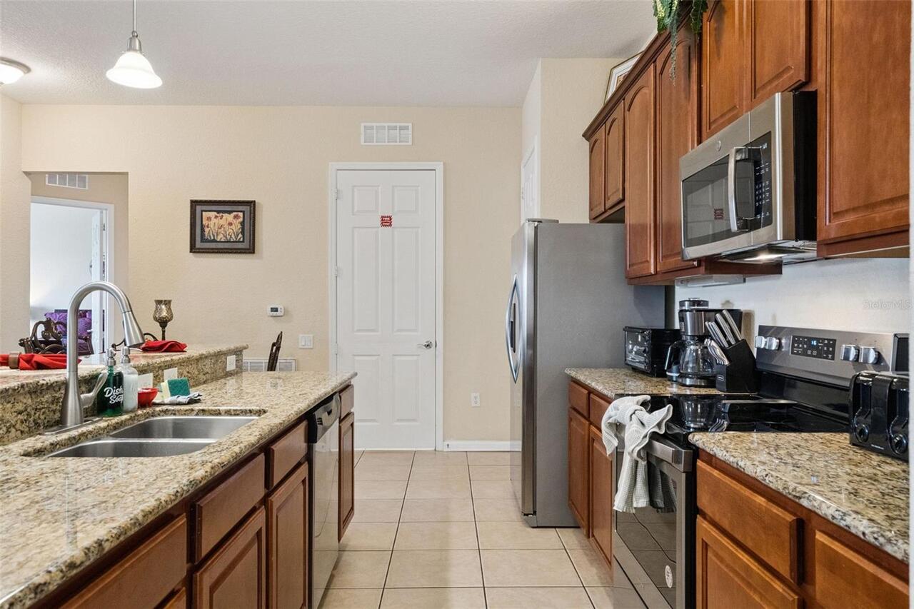 Listing Photo 9