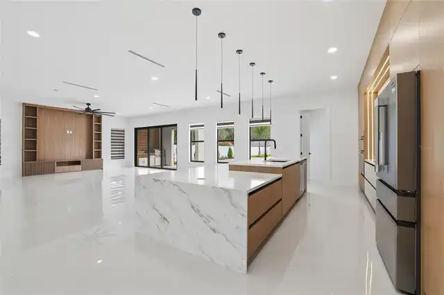 Listing Photo 14