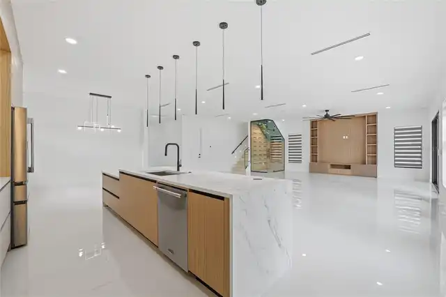 Listing Photo 21