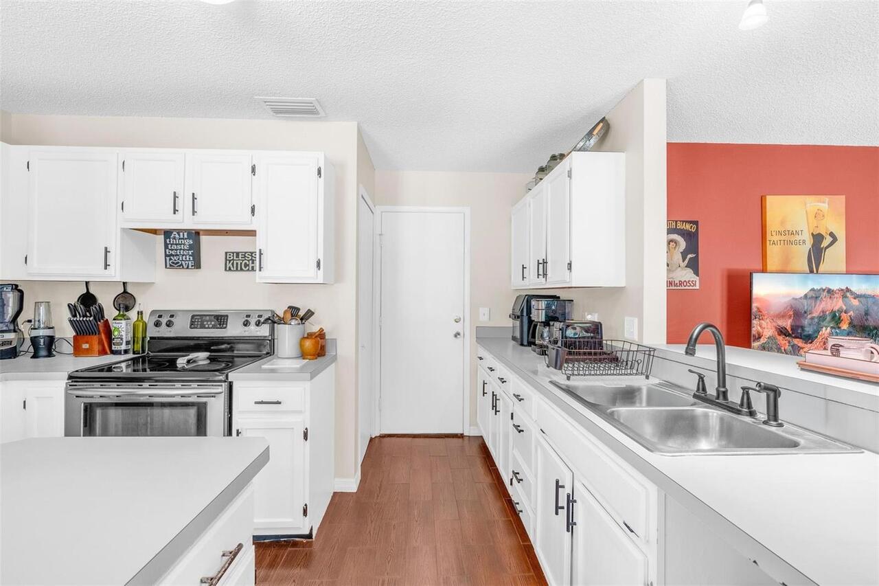 Listing Photo 9