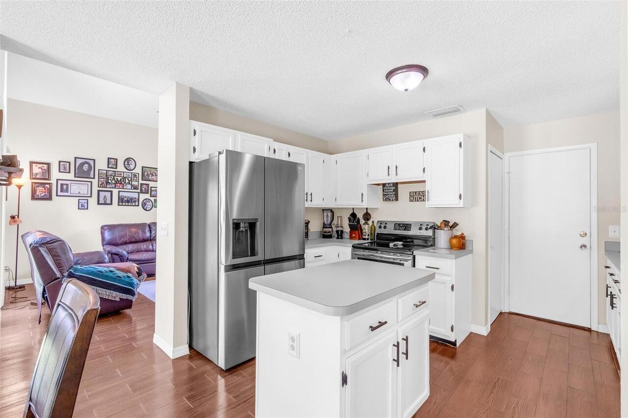 Listing Photo 11
