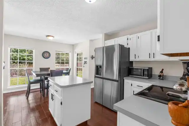 Listing Photo 10