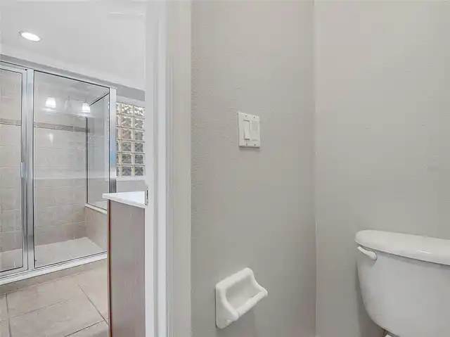 Listing Photo 37