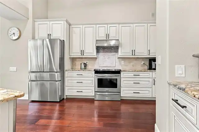 Listing Photo 10