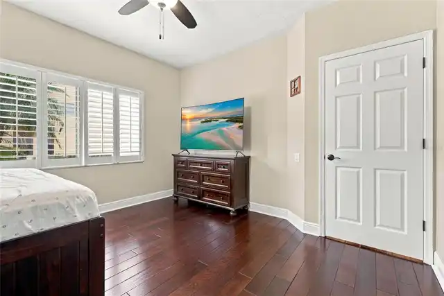 Listing Photo 32