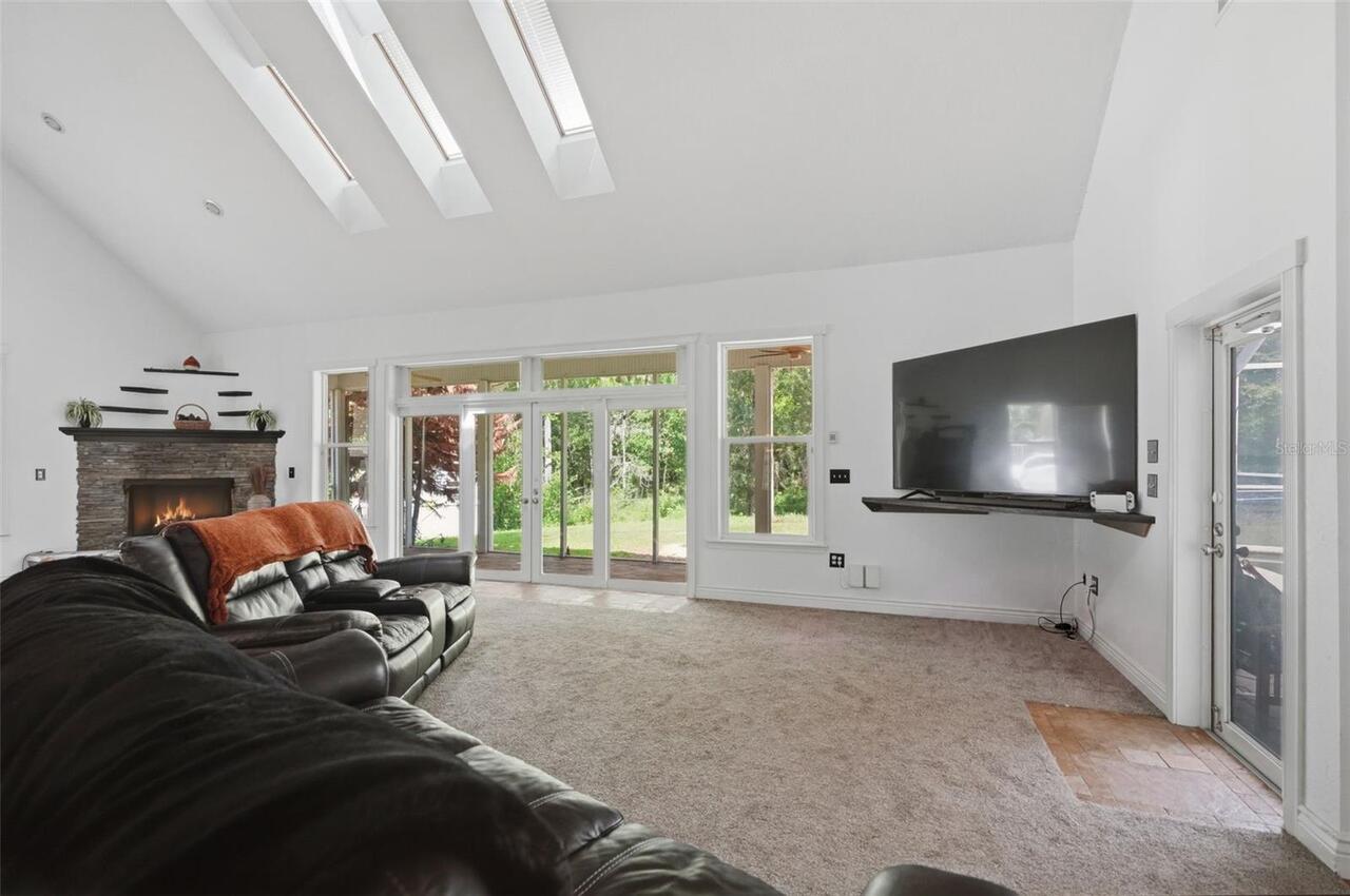 Listing Photo 15