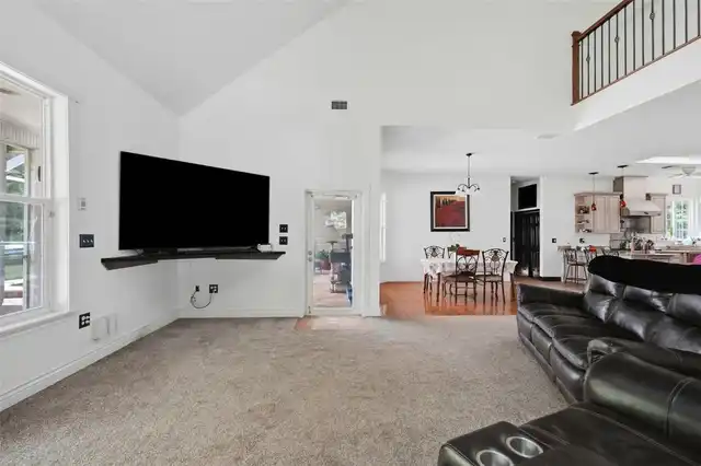 Listing Photo 16