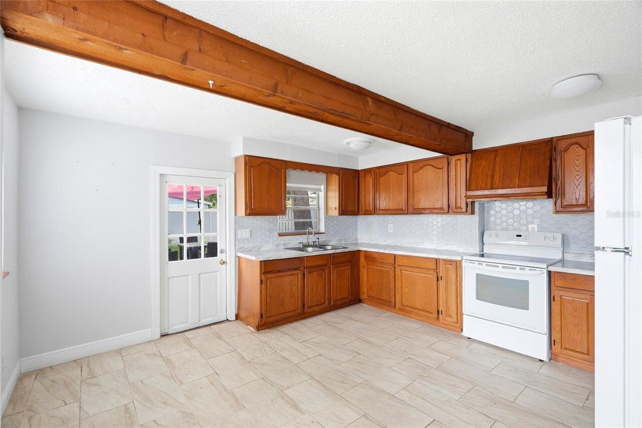 Listing Photo 8