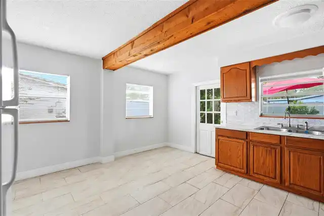 Listing Photo 9