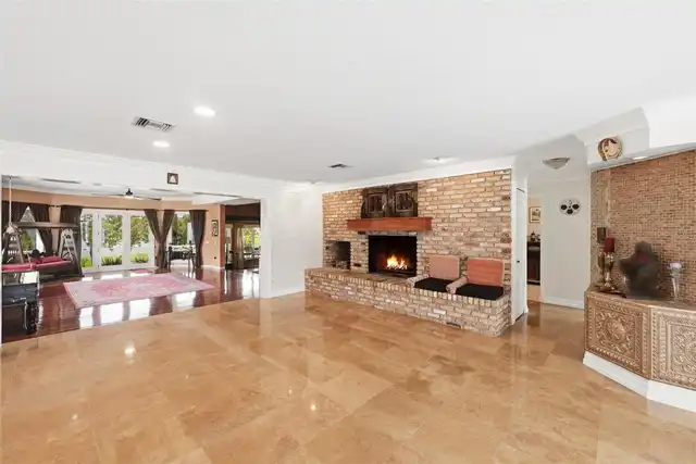Listing Photo 14