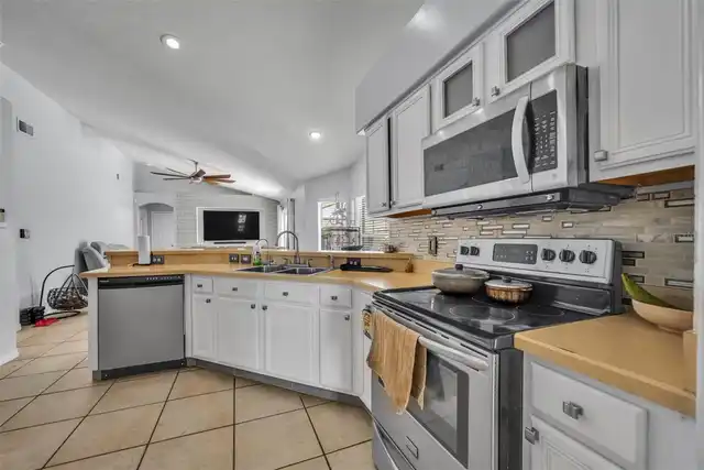 Listing Photo 18