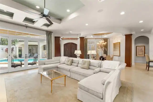 Listing Photo 12
