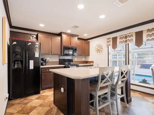 Listing Photo 15