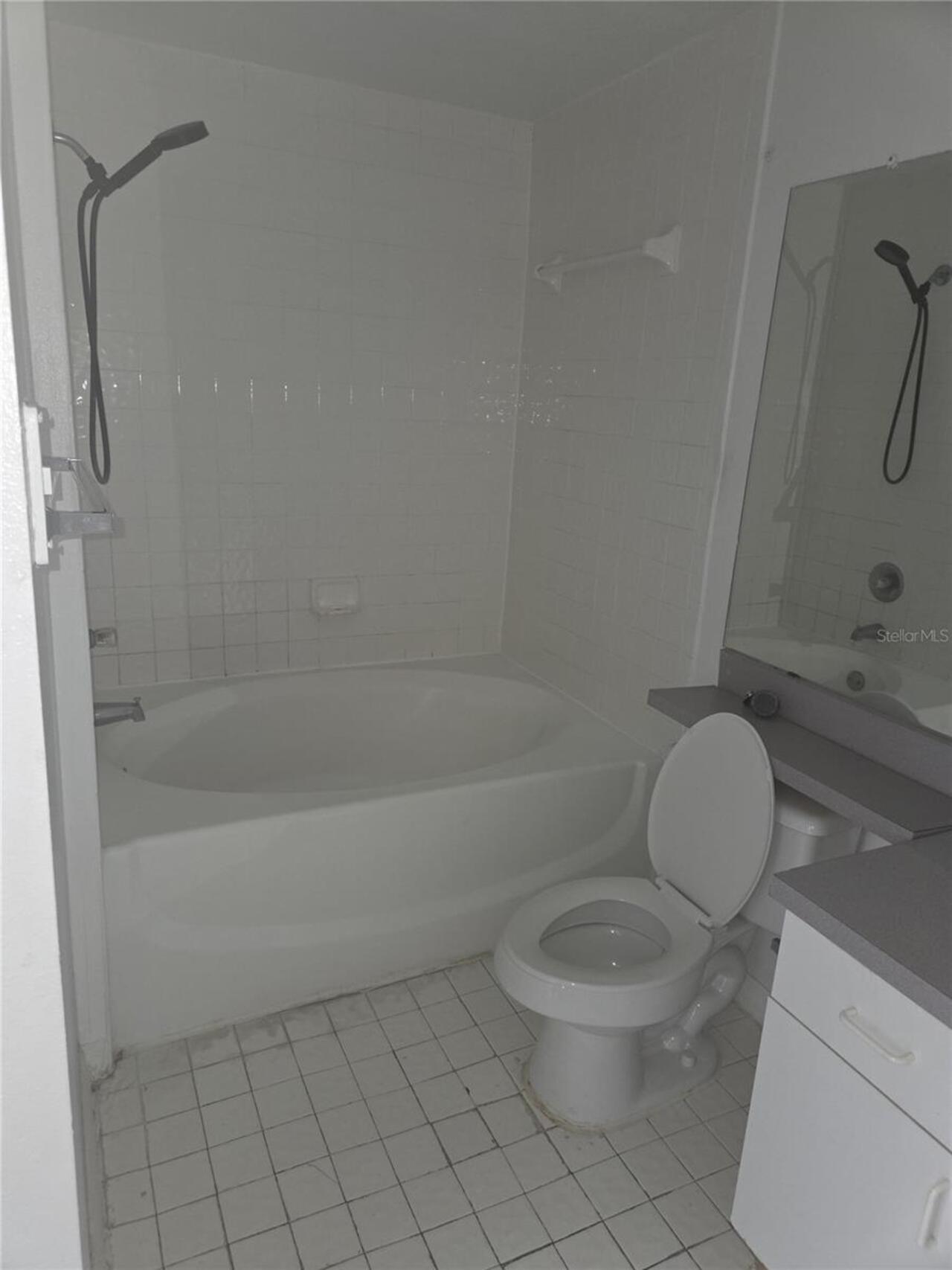 Listing Photo 8