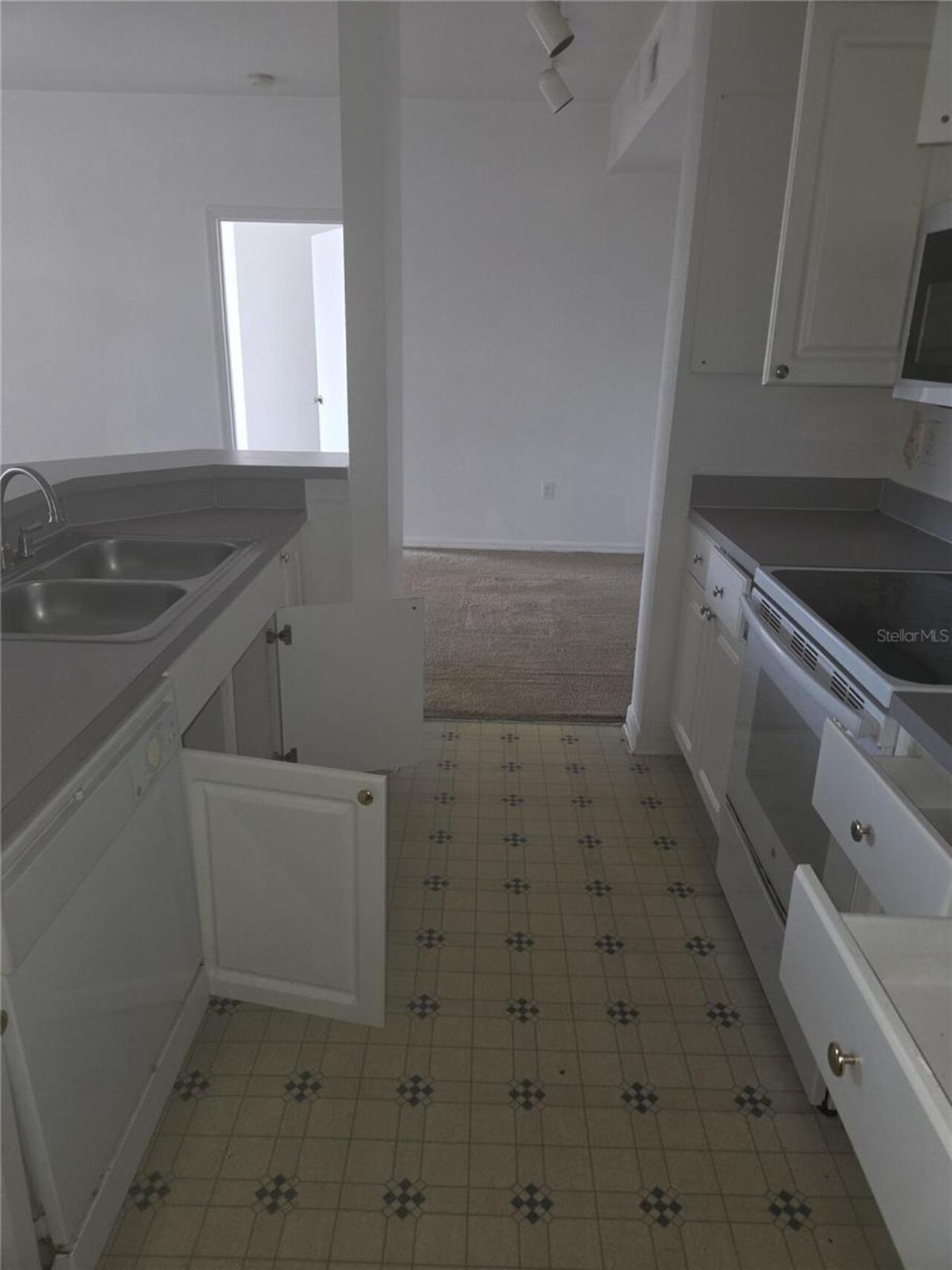 Listing Photo 12