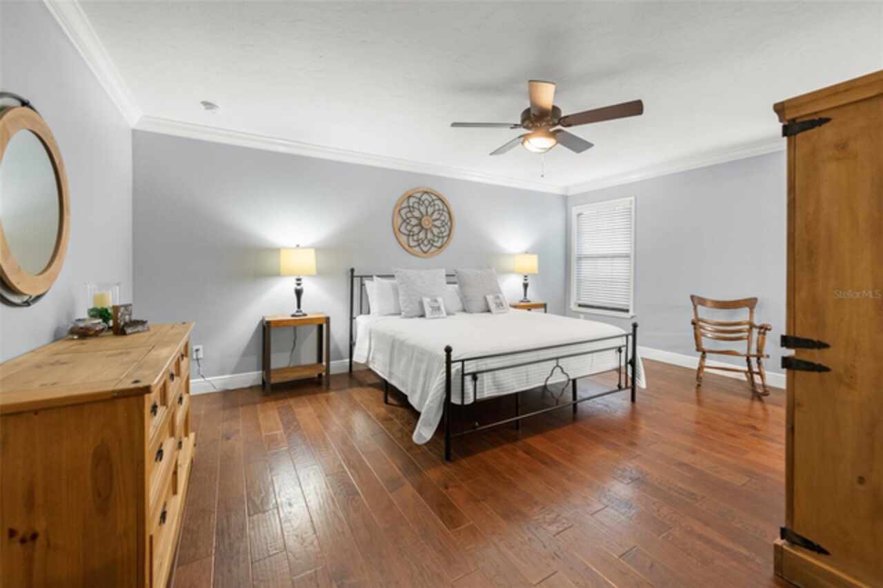Listing Photo 11