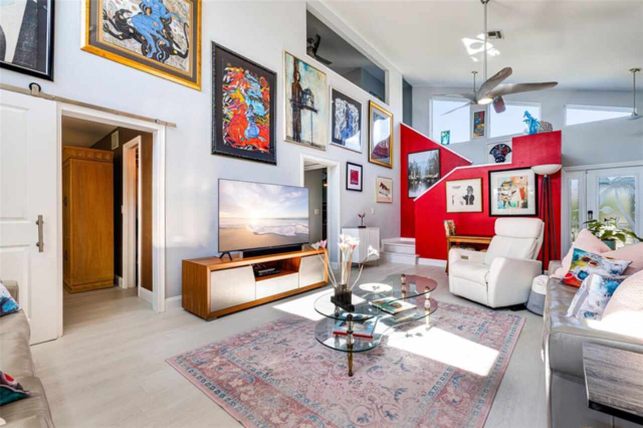Listing Photo 9