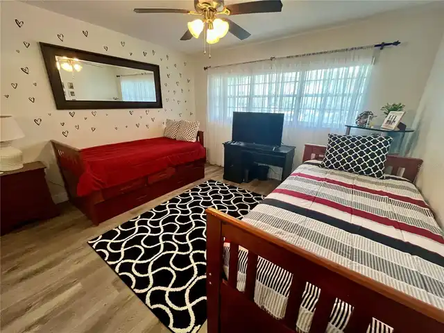 Listing Photo 14