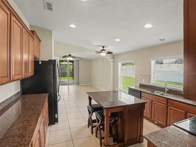 Listing Photo 9