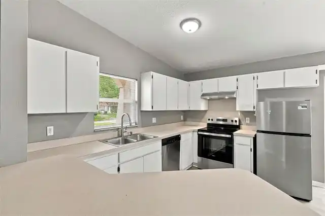 Listing Photo 14