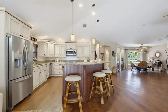 Listing Photo 18