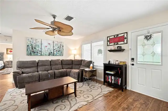 Listing Photo 9