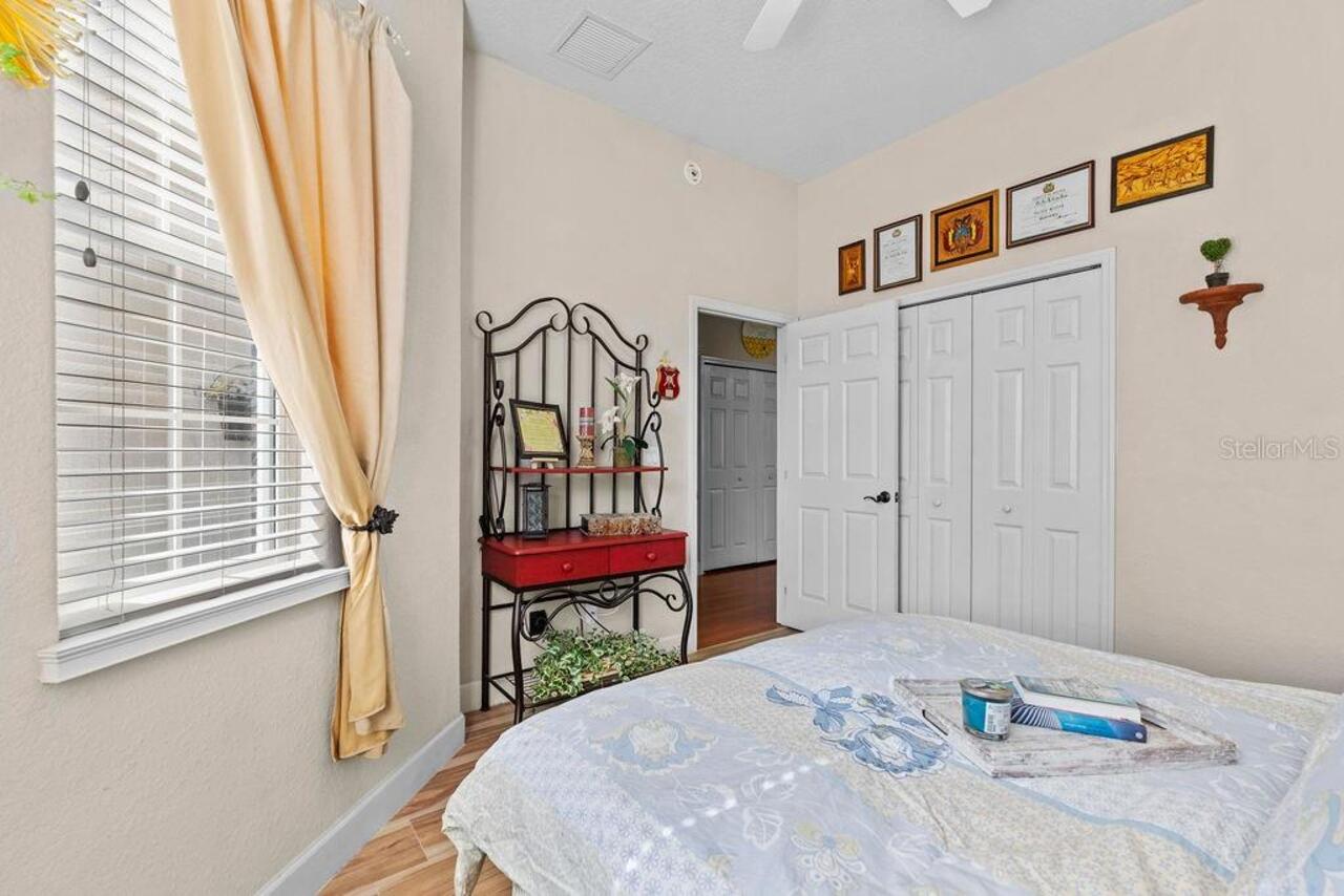 Listing Photo 8