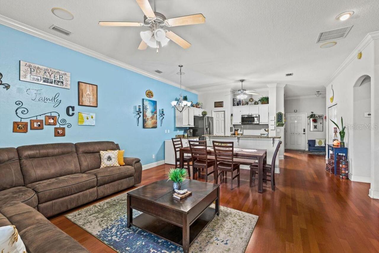 Listing Photo 12