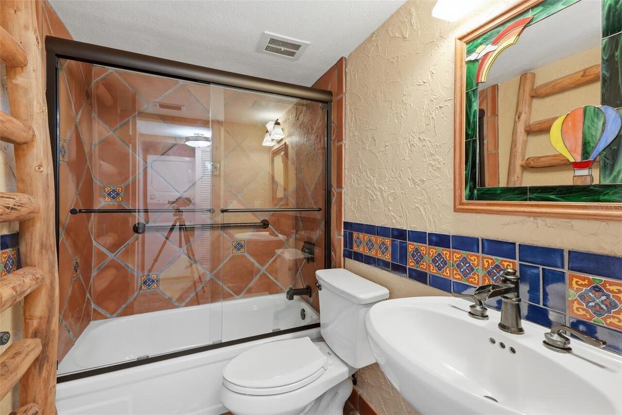 Listing Photo 12