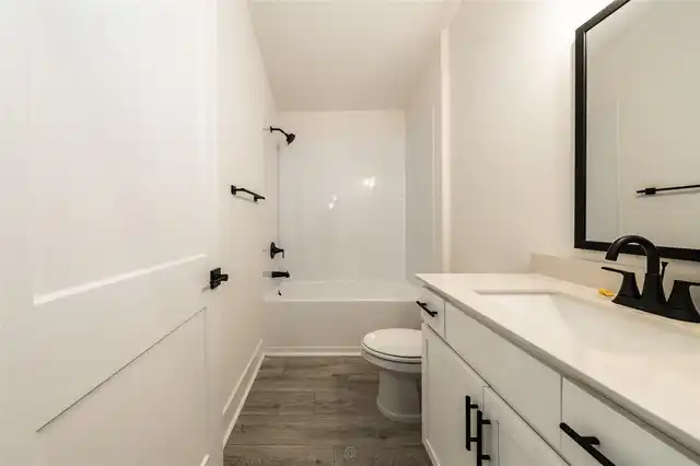 Listing Photo 11