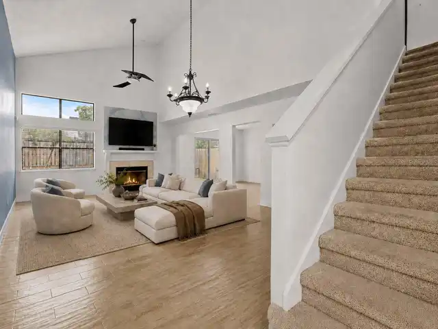 Listing Photo 11