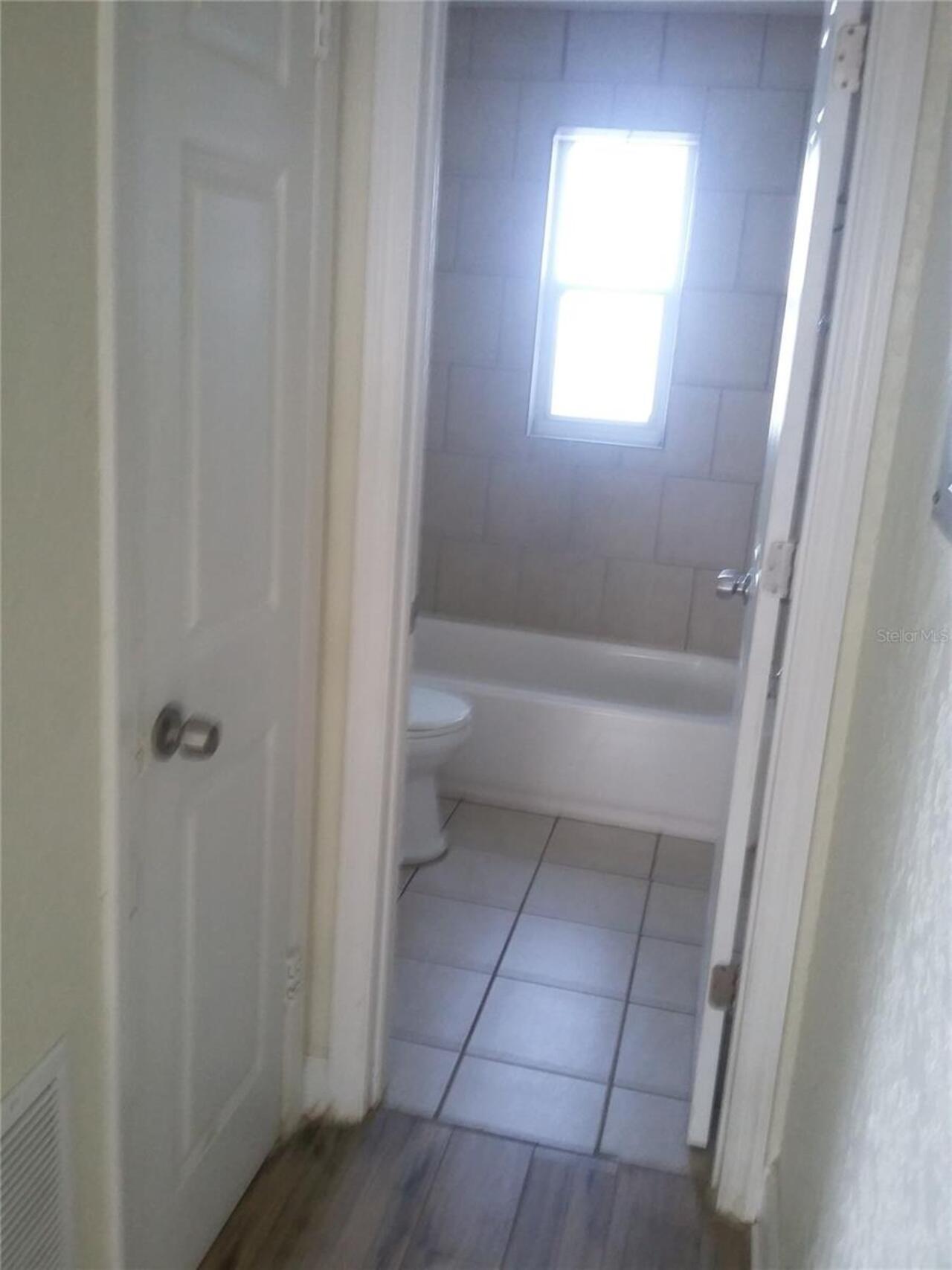 Listing Photo 12