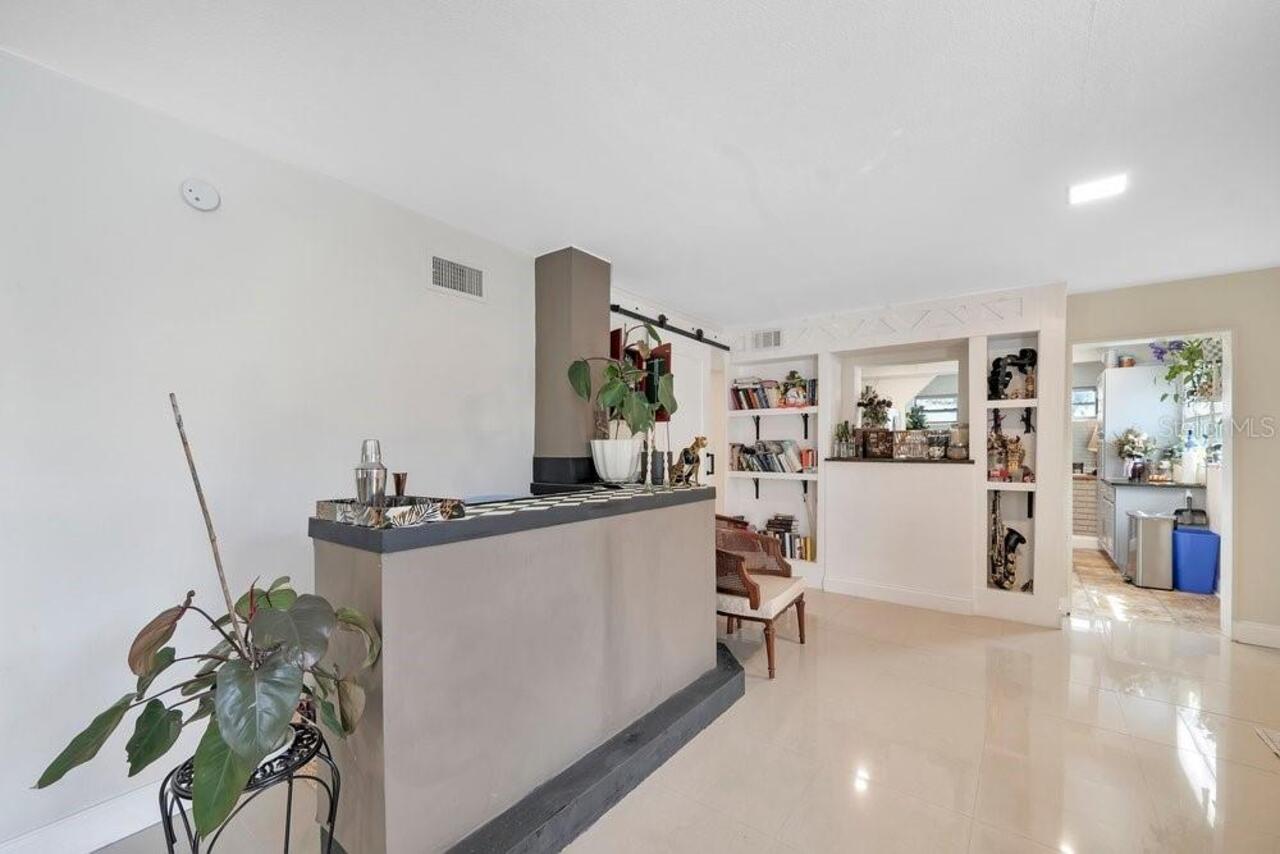 Listing Photo 11