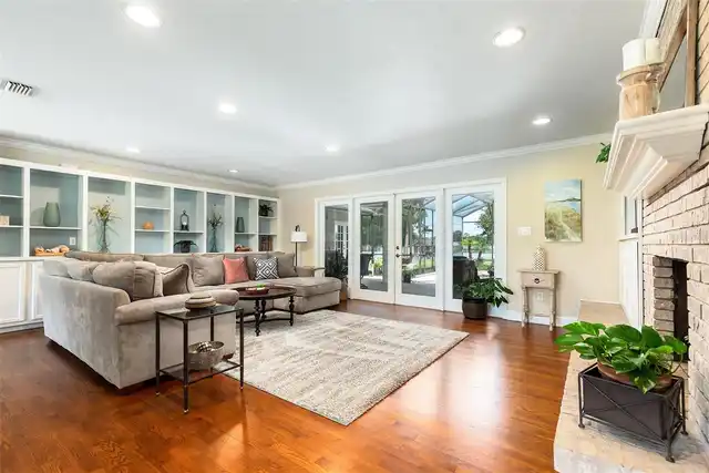 Listing Photo 10