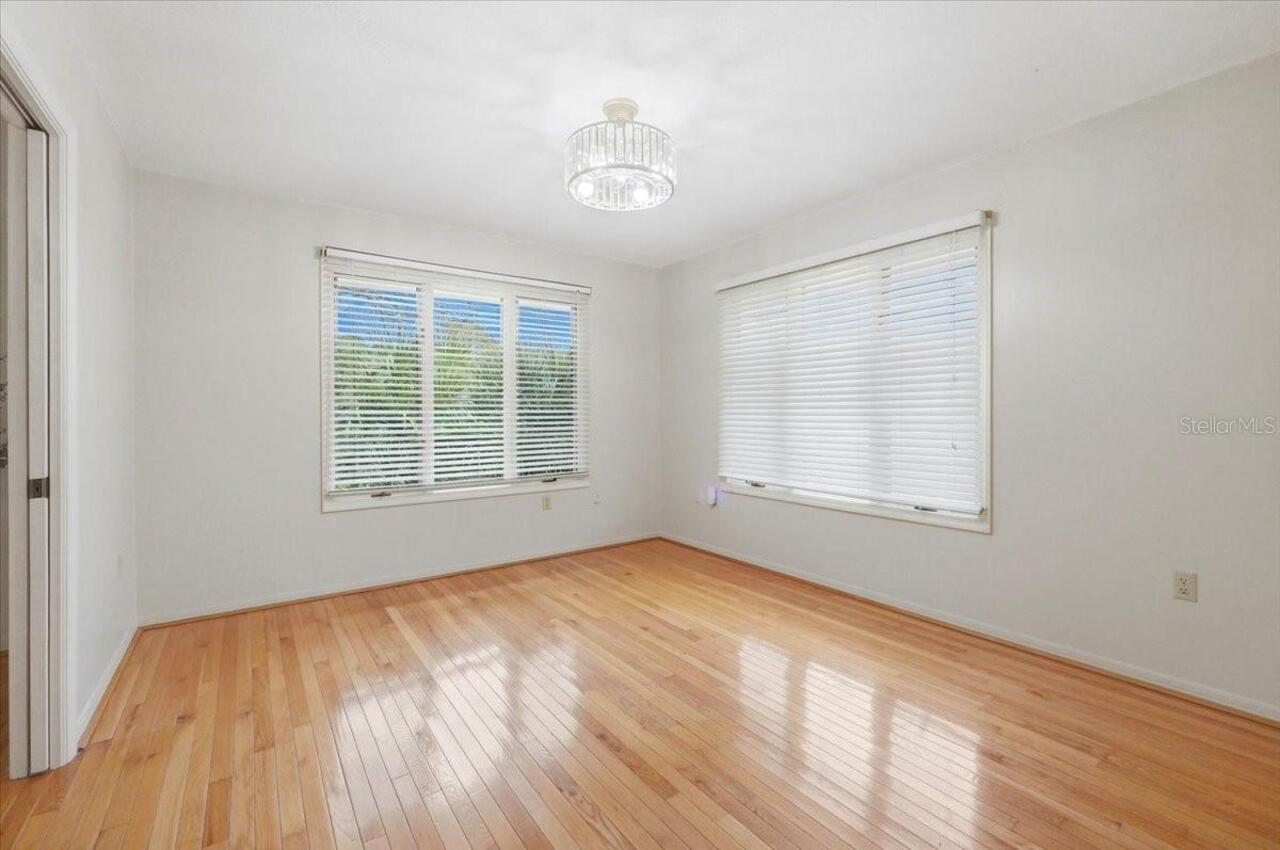 Listing Photo 9