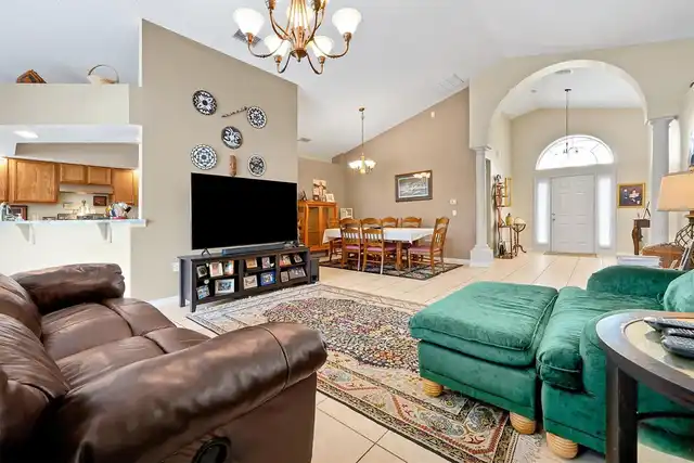 Listing Photo 9