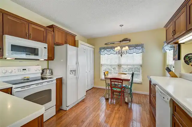 Listing Photo 17